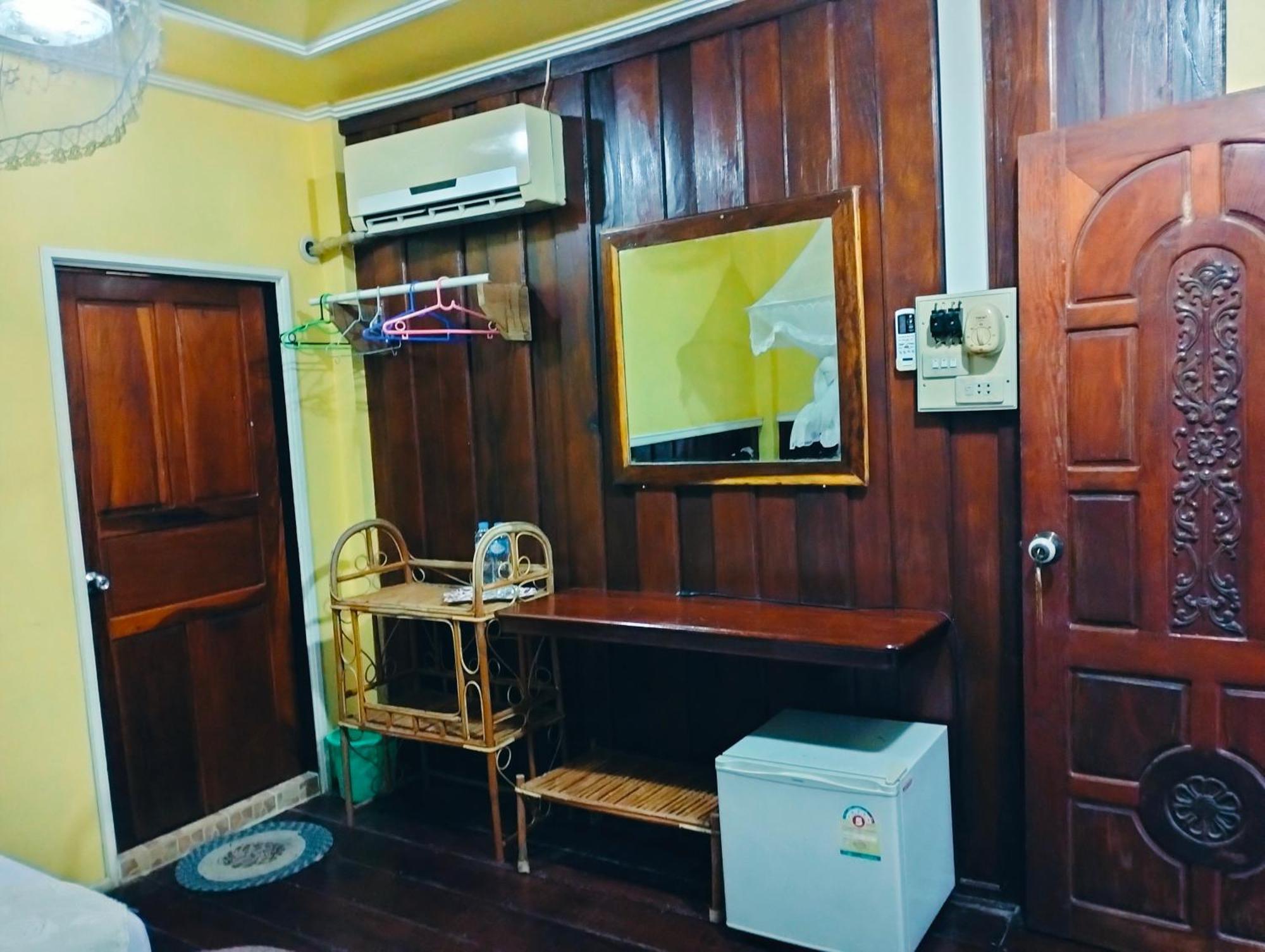 Pan Guest House Donkhone Ban Donsom Extérieur photo